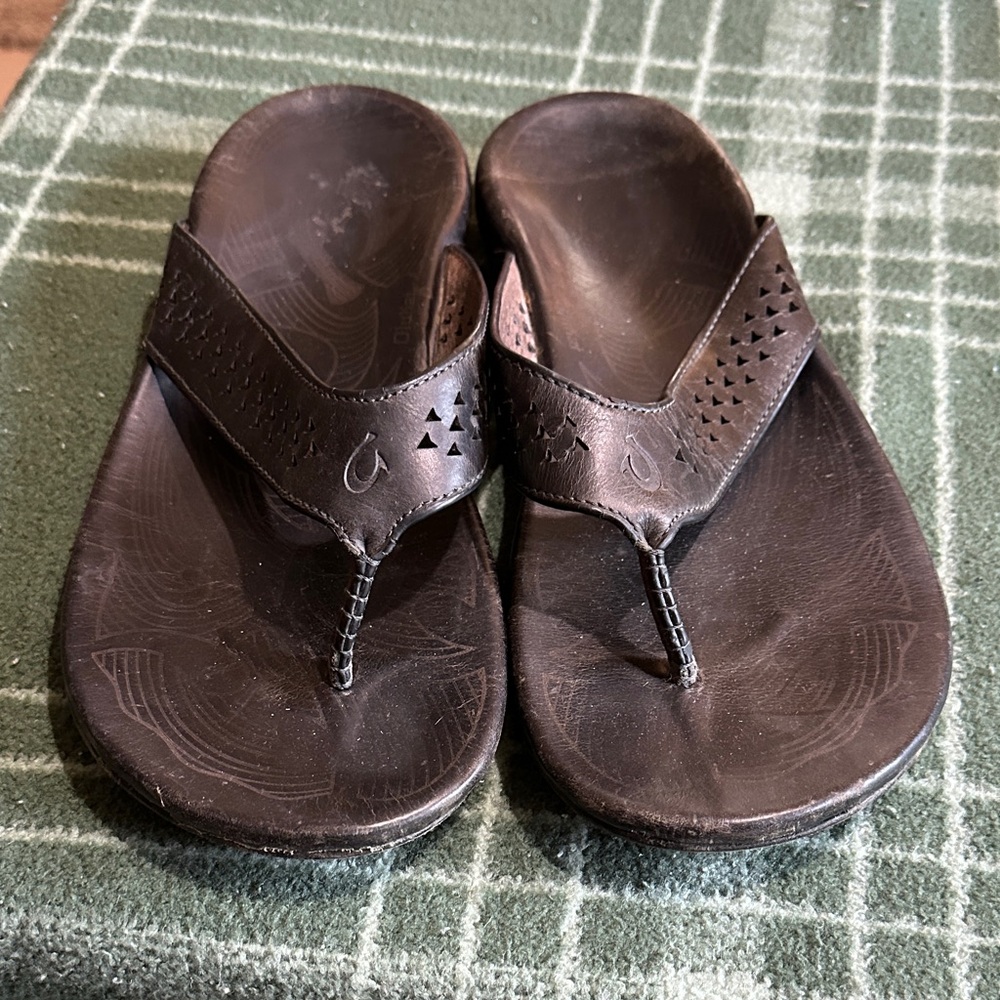Olu Kai size 10 Men's Black Flip Flops
